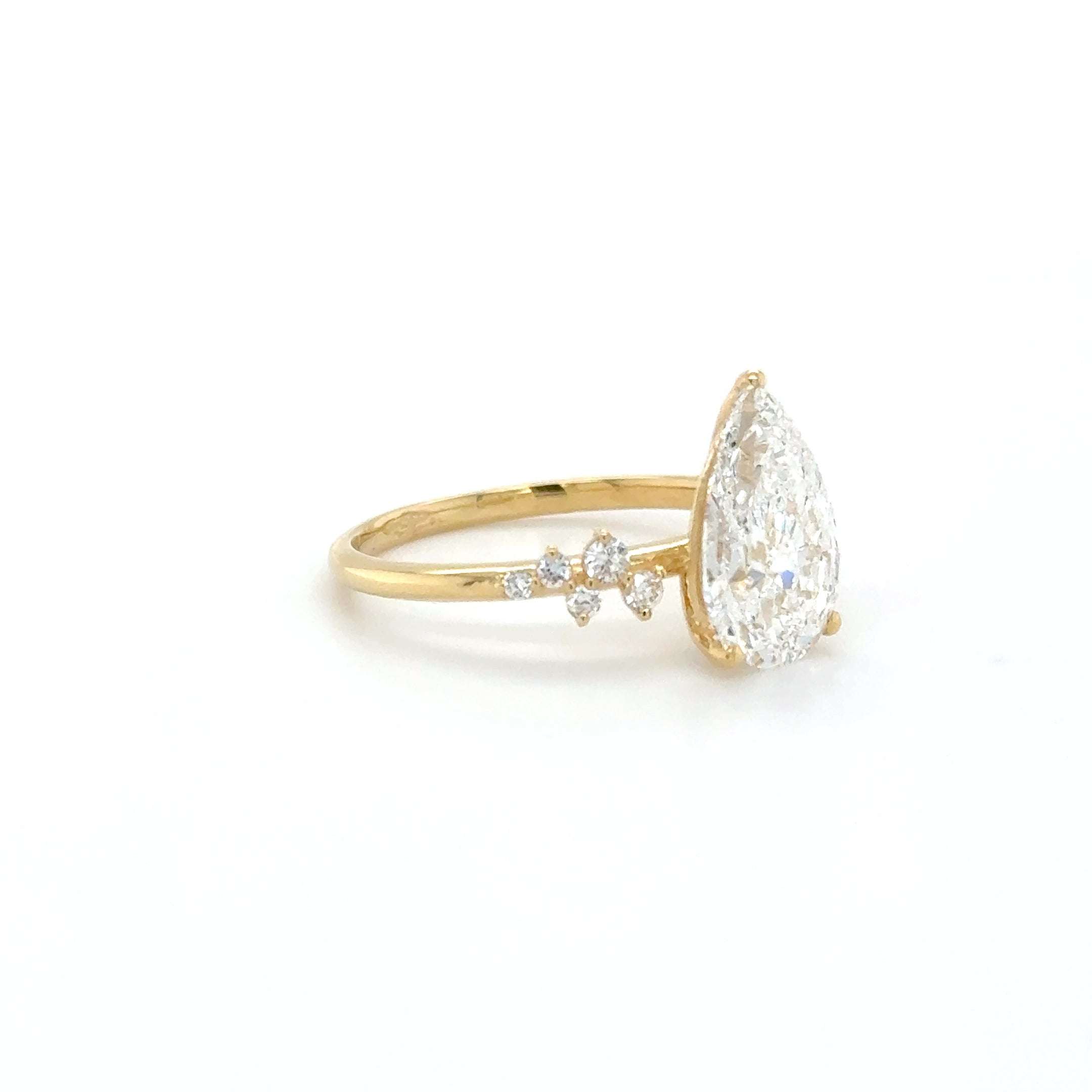 'Isolde' – 2.50ct Pear shaped Engagement Ring with Side Stones | 18K Yellow Gold