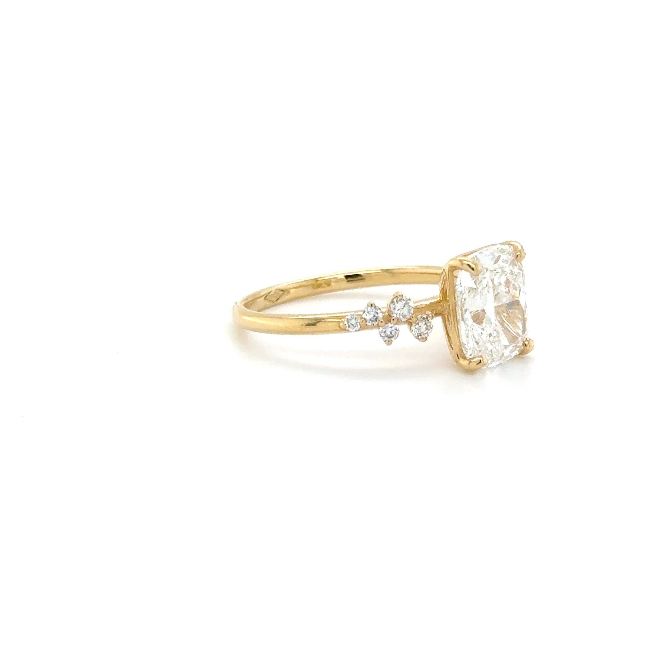 Amelina – 2.57ct Square Cushion-Cut Engagement Ring with 0.23ct Side Stones | Charm Setting | 18K Yellow Gold | IGI Certified