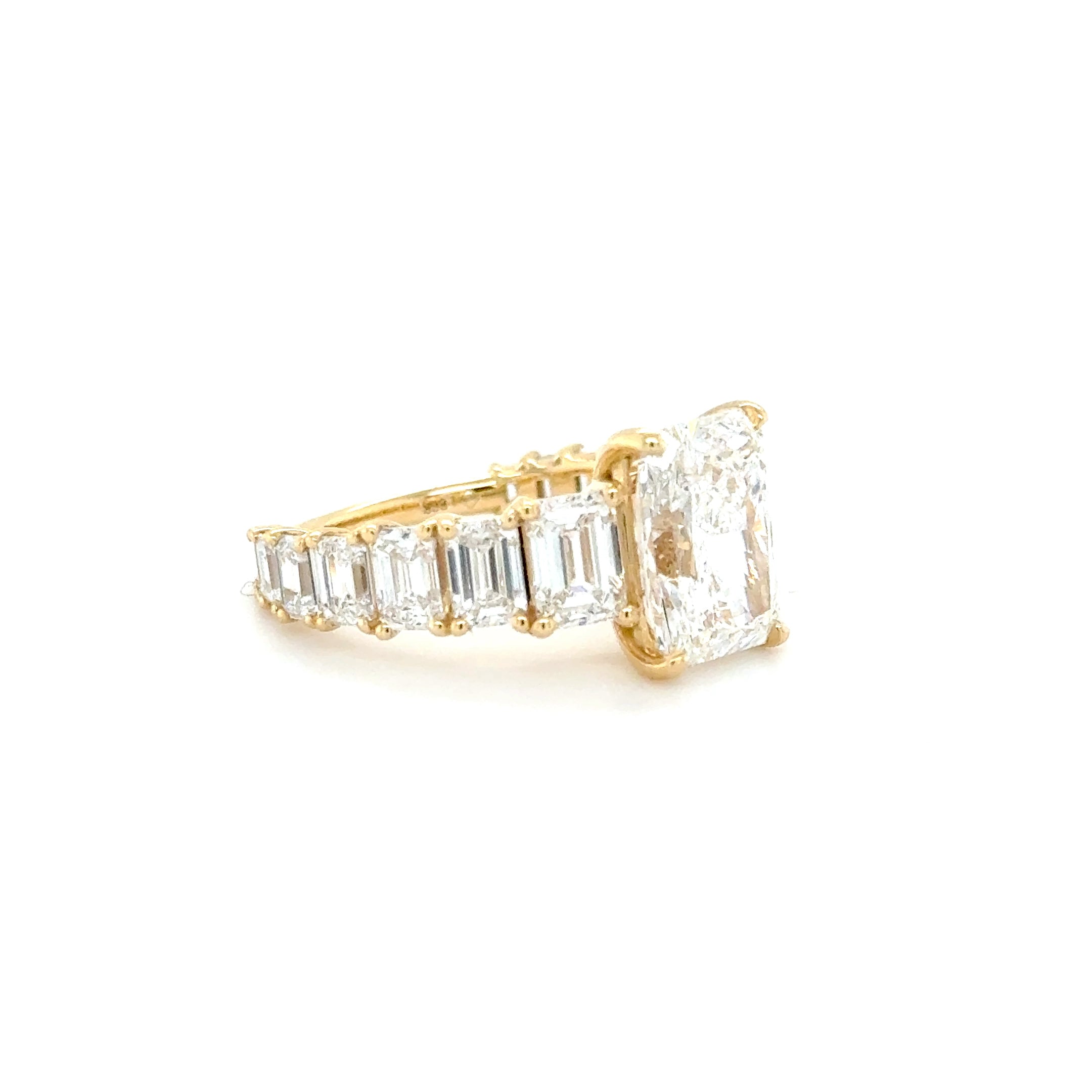 3.03ct Emerald-Cut Lab-Grown Diamond Ring with Degradé Emerald Side Stones in 18K Yellow Gold (IGI Certified)