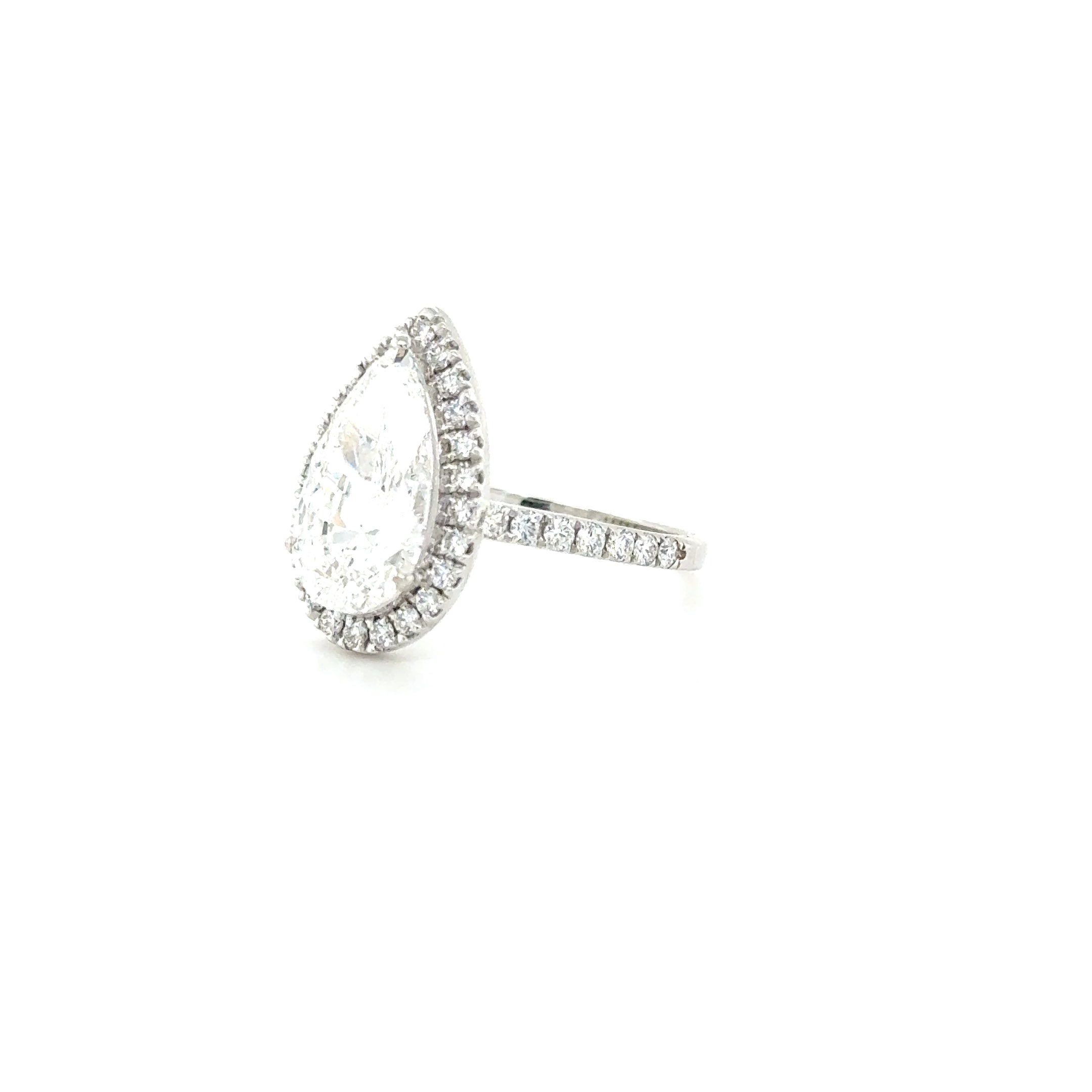 Pear-Shaped Halo Diamond Ring – 18K White Gold Lab-Grown