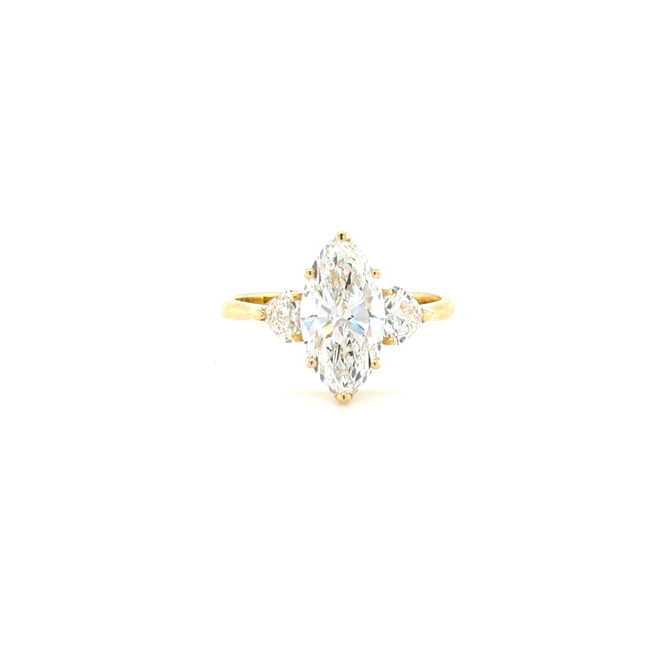 “Radiant Romance: Marquise Center with Heart-Shaped Diamonds – 2.54ct Lab-Grown”