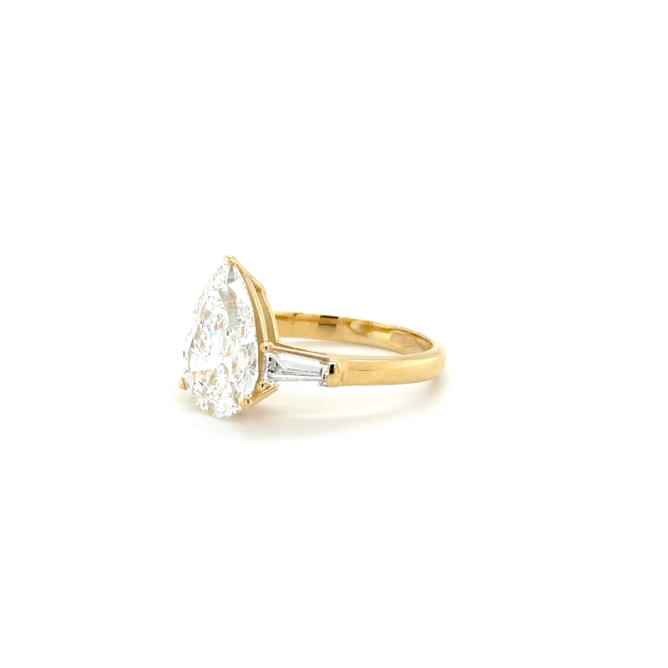 Pear-Cut Diamond Engagement Ring – 18K Yellow Gold (3.57 ct Total)