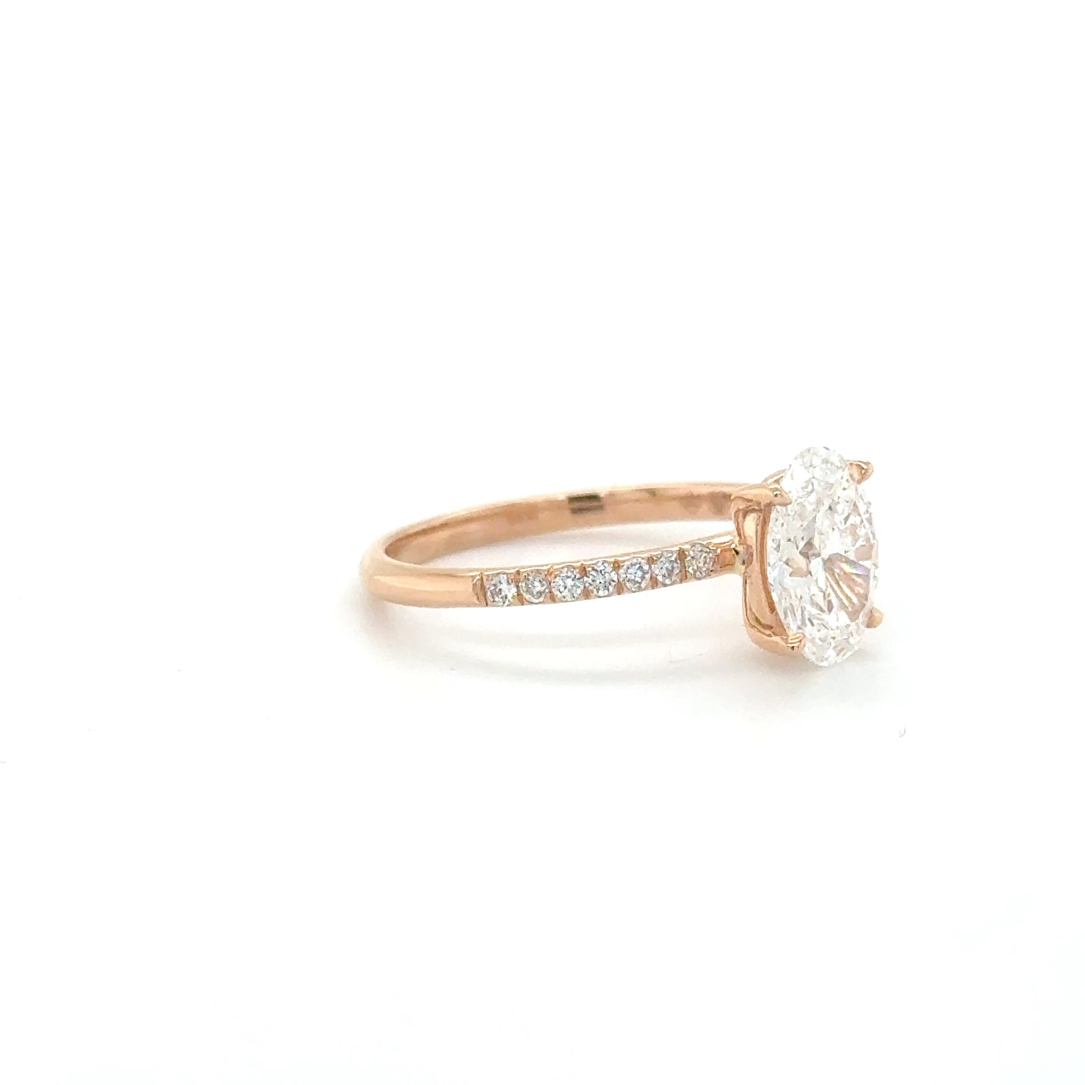 Rosé Lumière Oval Engagement Ring – 1.68ct Lab-Grown Diamond