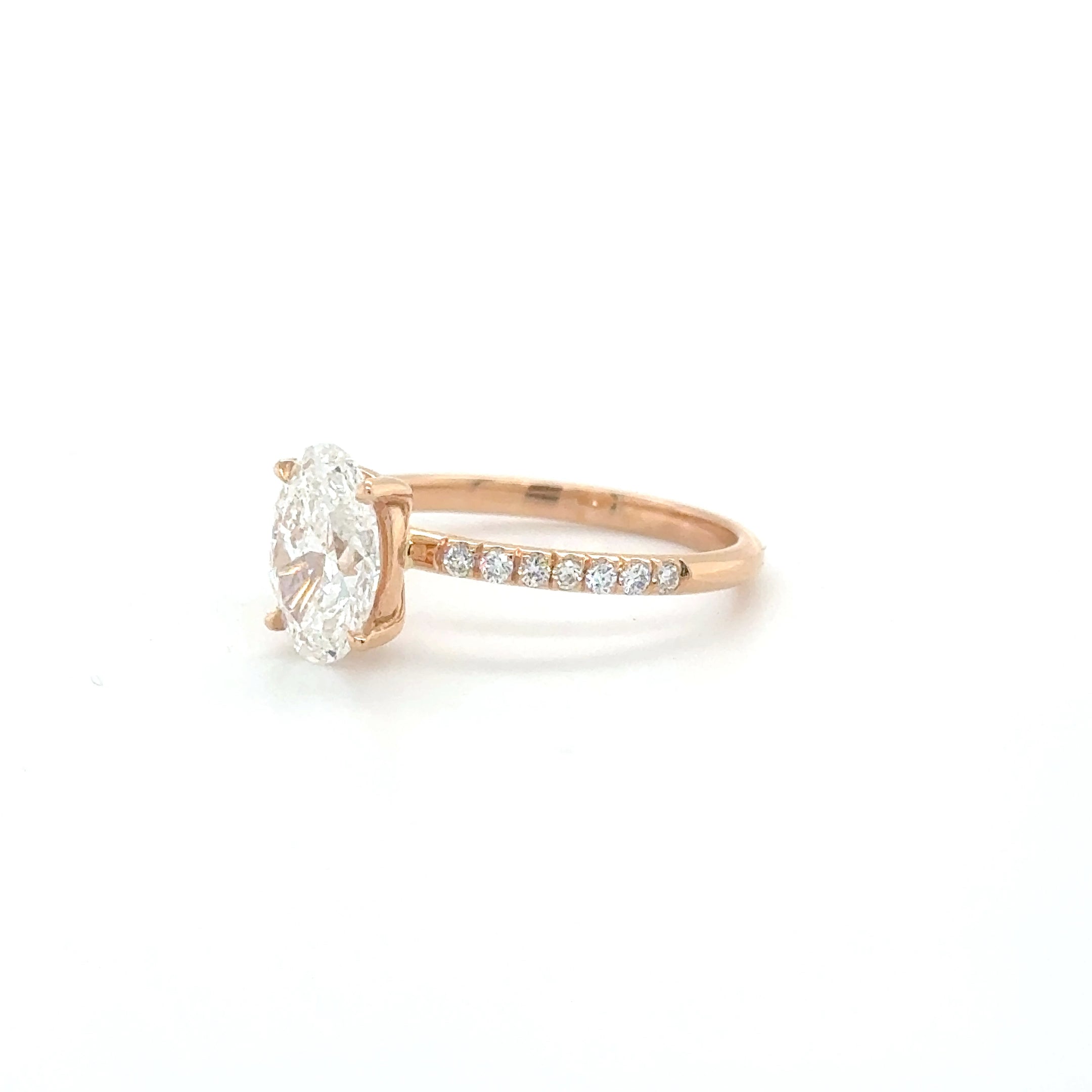 Rosé Lumière Oval Engagement Ring – 1.68ct Lab-Grown Diamond